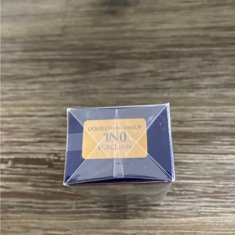 NEW Estee Lauder Double Wear Stay-in-Place Foundation 1N0 Porcelain 30mL/1oz $48